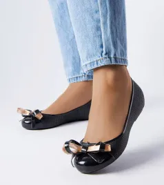 czarne-balerinki-zdobione-kokardka-harlingen