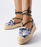 czarne-wiazane-espadryle-na-platformie-duffet