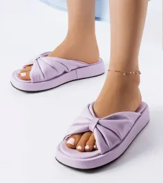 fioletowe-klapki-na-koturnie-hog