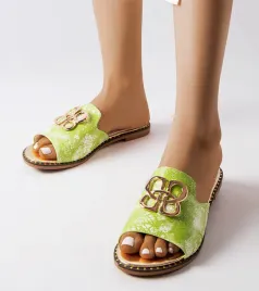 zielone-klapki-z-klamra-lea