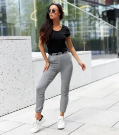 gladka-czarna-koszulka-na-krotki-rekaw-bovi