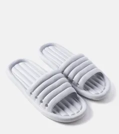 szare-meskie-klapki-fugere