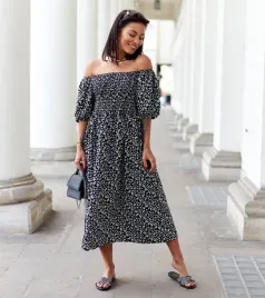 czarna-sukienka-midi-w-kwiaty-castiglione