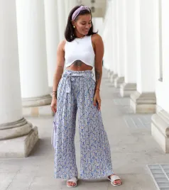 niebeskie-szerokie-plisowane-spodnie-pietro