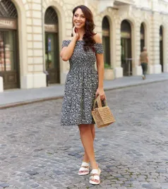 czarna-kwiecista-sukienka-hiszpanka-levada