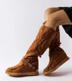 brazowe-kozaki-w-stylu-boho-putignano