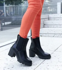 botki-damskie-czarne-na-slupku-ocieplane-caio