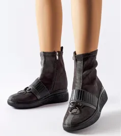 szare-skarpetkowe-botki-na-koturnie-colonnata