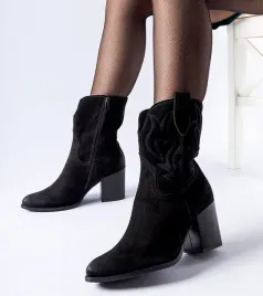 czarne-zamszowe-kowbojki-karino