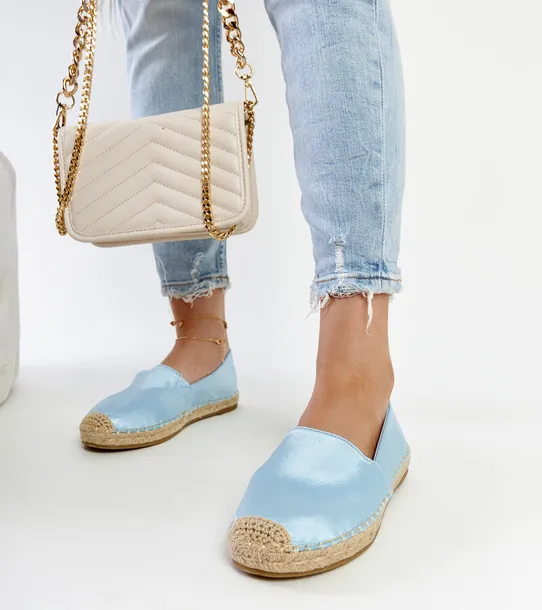 blekitne-espadryle-z-polyskiem-na-platformie-caithlin-marka-inna