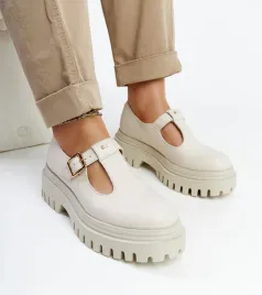 bezowe-skorzane-polbuty-karino