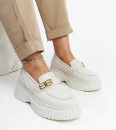 jasnobezowe-skorzane-polbuty-karino