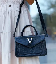 torebka-na-ramie-z-motywem-skory-krokodyla-barsa