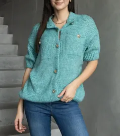 sweter-damski-mietowy-z-krotkim-rekawem-ozdobne-guziki