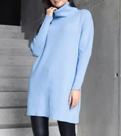 dlugi-blekitny-miekki-sweter-z-golfem-kali