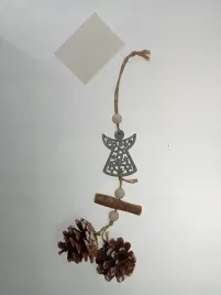 zawieszka-girlanda-z-szyszek