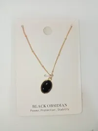 naszyjnik-z-czarnym-kamieniem-szlachetnym