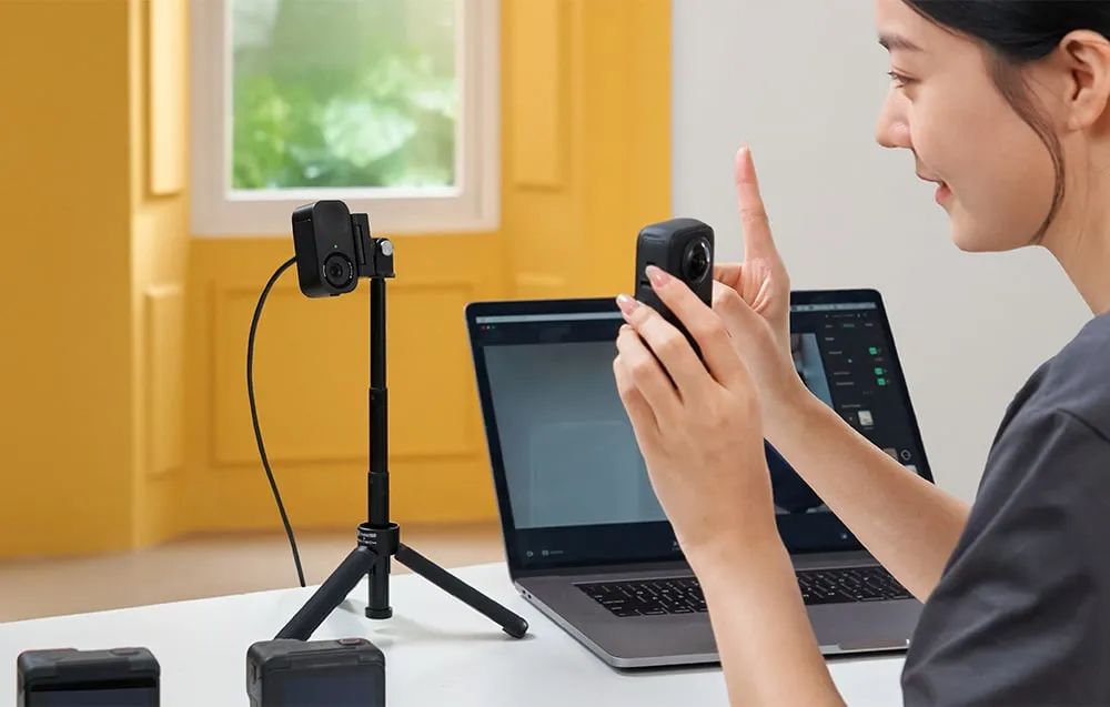 insta360-link-2c-arctic-white