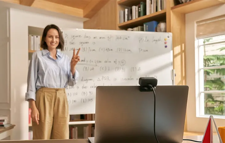 insta360-link-2c-arctic-white-kolor-bialy-stan-nowy-kod-producenta-cinsabna-link2c06