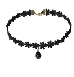 czarny-choker-naszyjnik-chocker-zloty-tasiemka-przywieszka