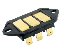 gniazdo-przylaczenia-reflektorow-mf3