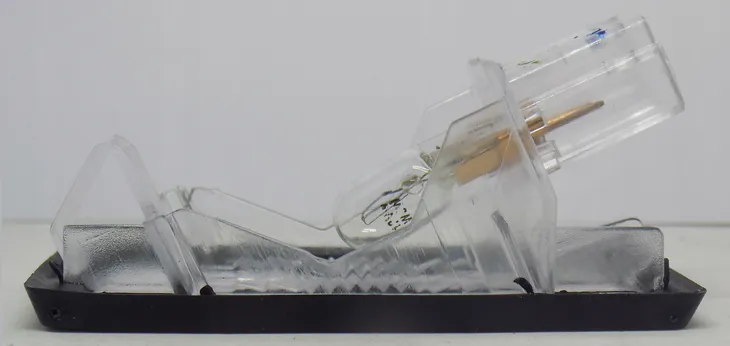 lampka-oswiet-tab-rej-tyc-15-0387-00-9-numer-katalogowy-oryginalu-dacia-8200013577-renault-8200013577