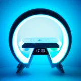 lampka-led-z-ladowarka-indukcyjna-radiem-funkcjonalnosc-w-nowoczesnym-stylu-glebokosc-8-cm