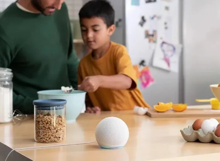 glosnik-inteligentny-amazon-echo-dot-4-alexa-bialy-waga-z-opakowaniem-0-62-kg