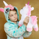 jednorozec-pluszak-w-torebce-pluszowy-miekki-mieciutki-konik-przytulanka-wiek-dziecka-3-lata