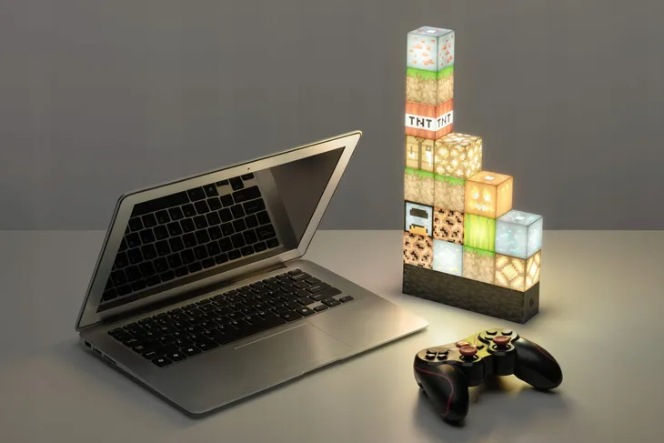 lampka-minecraft-bloki-do-ukladania-oryginalna-marka-paladone-rodzaj-gadzetu-gamingowy