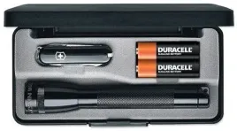 latarka-mini-maglite-aa-scyzoryk-victorinox-classic-sd-m2a49lu