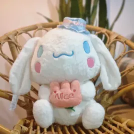 maskotka-pluszak-cinnamoroll-w-czapeczce-40-cm