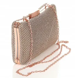 zlota-zgrabna-blyszczaca-kopertowka-puzderko-na-lancuszku