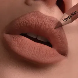 konturowka-do-ust-versailles-mc-profline-and-irina-gelevey