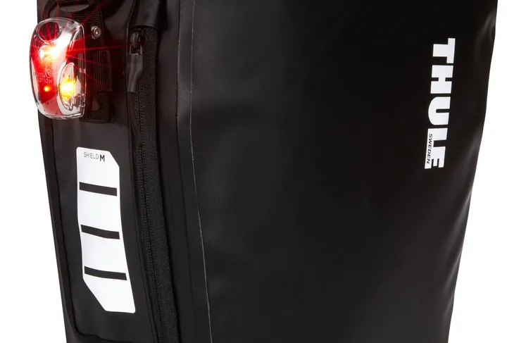 sakwa-rowerowa-thule-shield-pannier-17l-black-3204208-stan-nowy