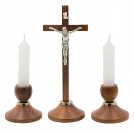 elegancki-zestaw-koledowy-jasny-braz-krzyz-swiecznikx2-zestaw-adwentowy