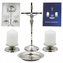 elegancki-zestaw-koledowy-metalowy-krzyz-z-jezusem-swiecznikx2-kropielnica