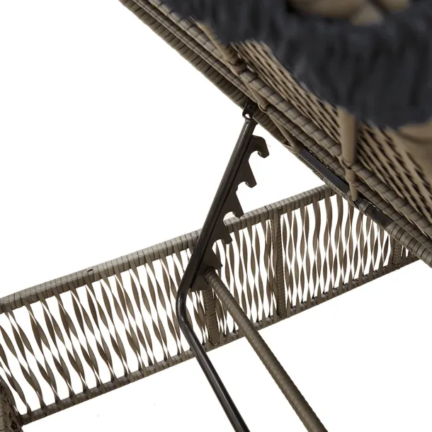 lezak-z-poduszka-szary-polirattan-material-stelaza-stal