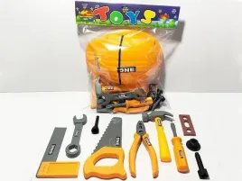 zestaw-narzedzi-z-kaskiem