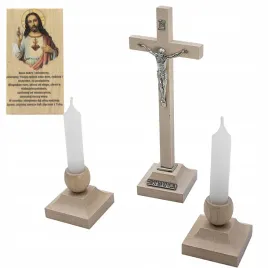 elegancki-zestaw-koledowy-z-ikona-krzyz-z-jezusem-jasne-drewno-swiecznikx2