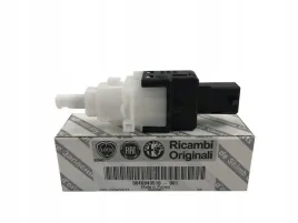 czujnik-swiatel-stop-ala-romeo-147-156-gt-159-166