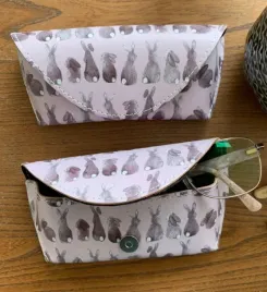 etui-na-okulary-gl04-kroliczki