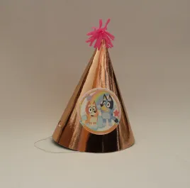 6x-czapeczki-papierowe-pieski-blu-i-bingo-bluey-imprezowe-rozowe-zloto