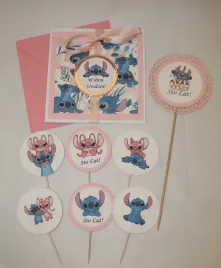 zestaw-na-urodziny-rozowy-lilo-i-stitch-sticz-kartka-topper-i-pikery