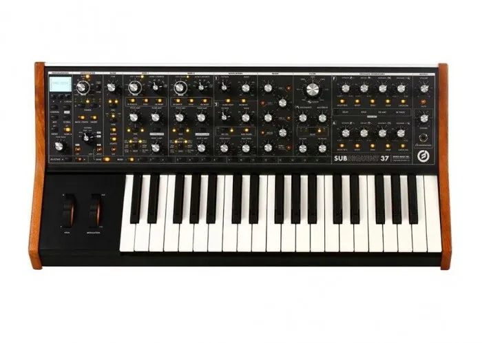moog-subsequent-37-syntezator-analogowy-stan-nowy