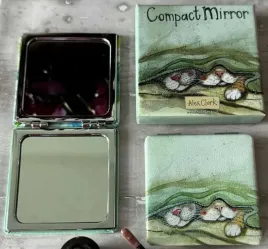 lusterko-w-pudelku-noski-kotow