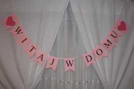 girlanda-witaj-w-domu-rozowa-dla-dziewczynki-z-serduszkami