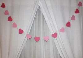girlanda-rozowe-serca-serduszka-3m-na-urodziny-walentynki-zareczyny