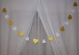 girlanda-na-chrzest-swiety-zlota-biala-serca-szatka-3-m
