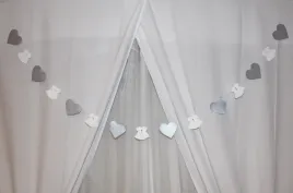 girlanda-na-chrzest-swiety-srebrna-biala-serca-szatka-3-m